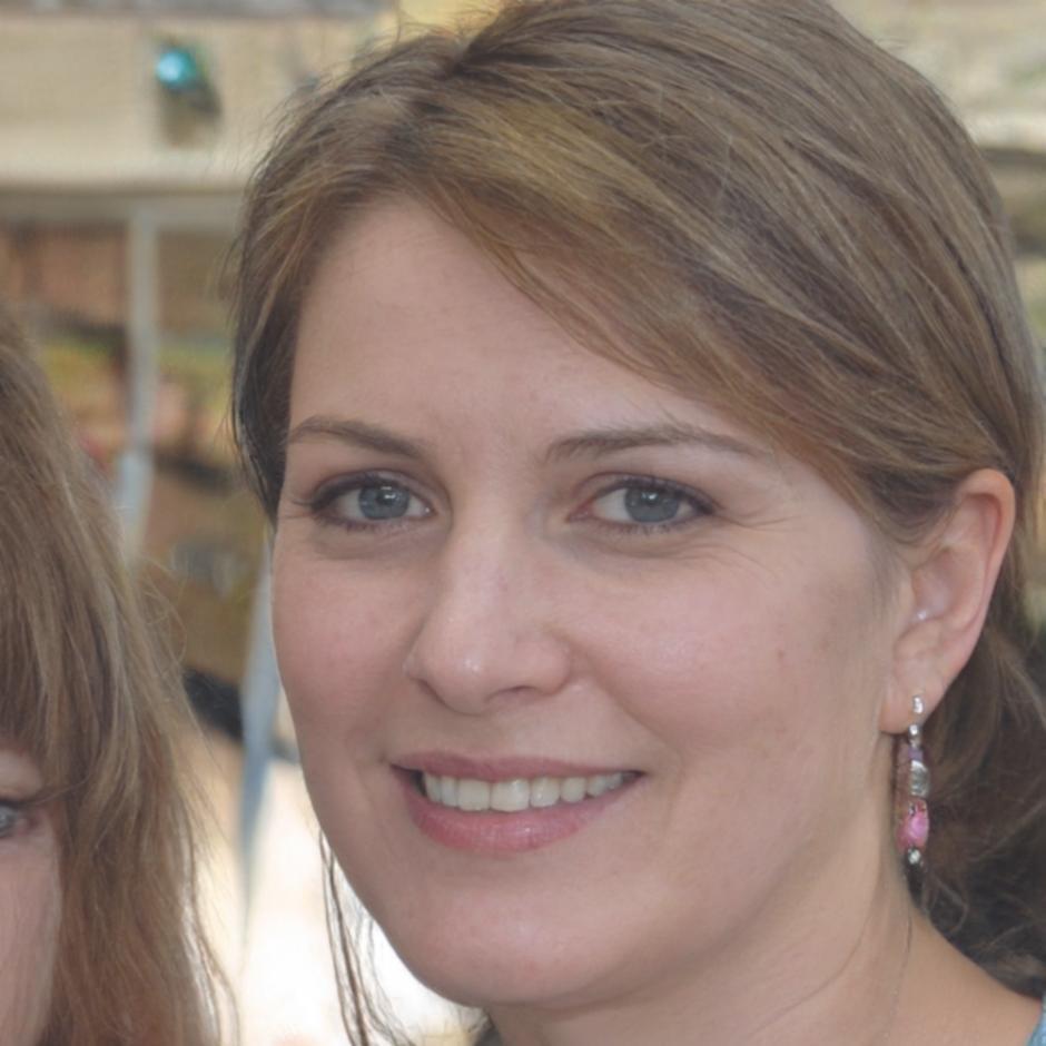 Marie Dubois, experte en gestion financière personnelle